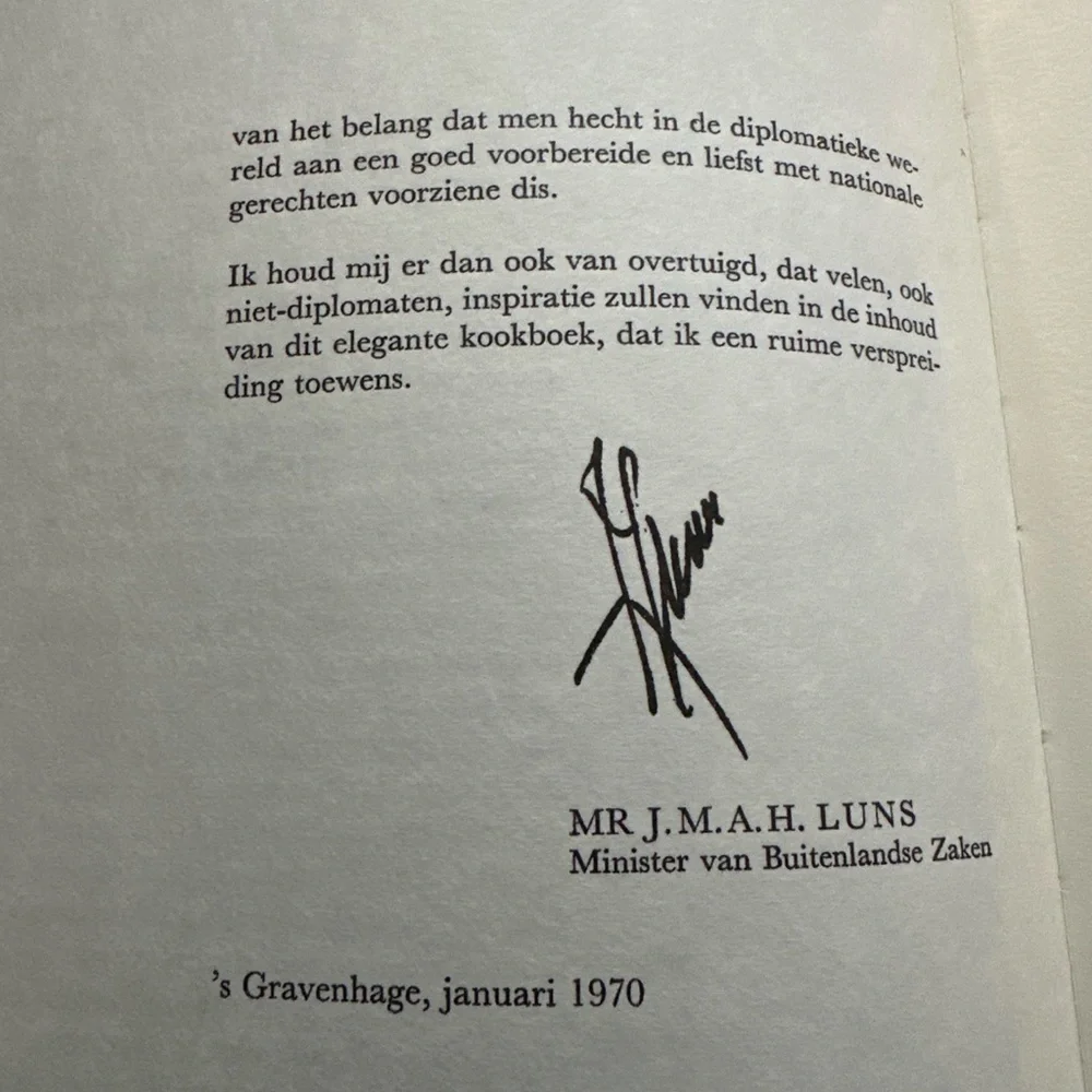 Vintage Dutch Cookbook “Internationale Gerechten” (1970)